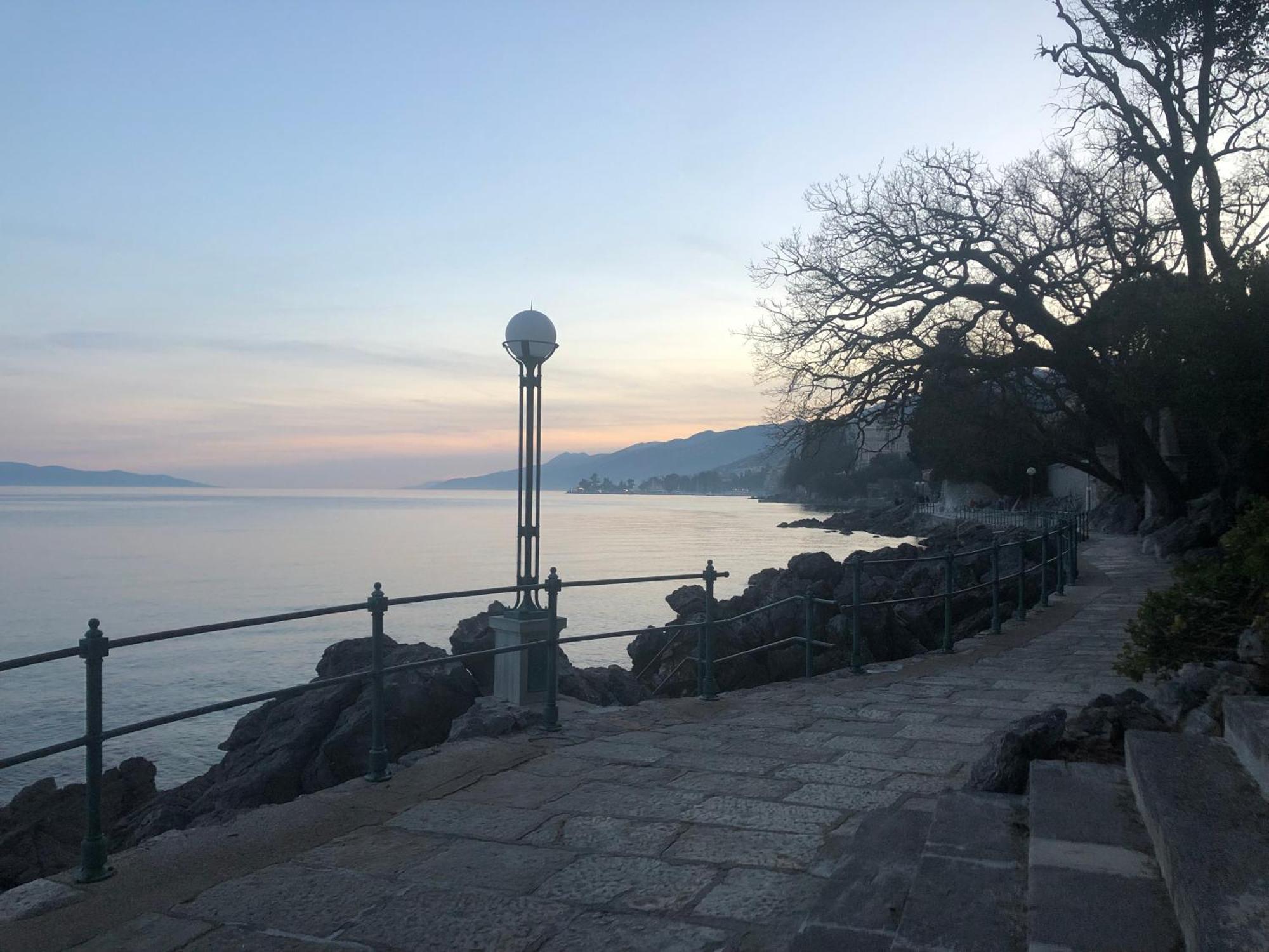 Artspace Location-Opatija-3 Bedroom House With Rooftop Garden By Beach Luaran gambar
